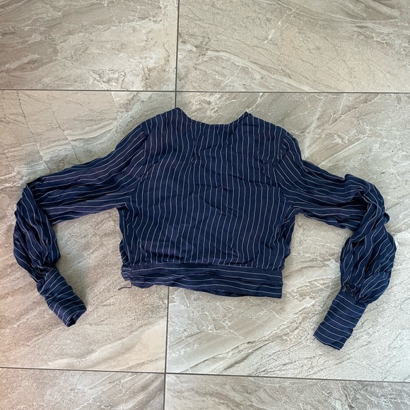 Deep V-Neck Stripped Cross body top - Picture 5 of 5